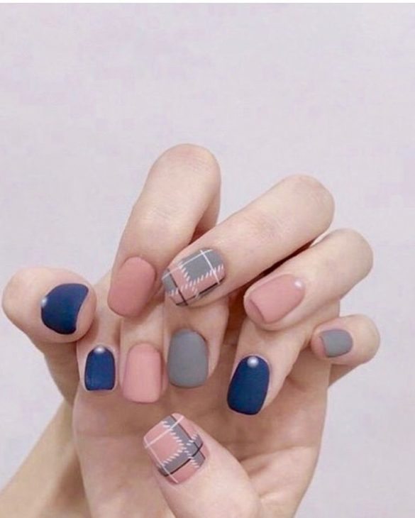 Fall Plaid Nails 2024: Trendy Manicure Ideas