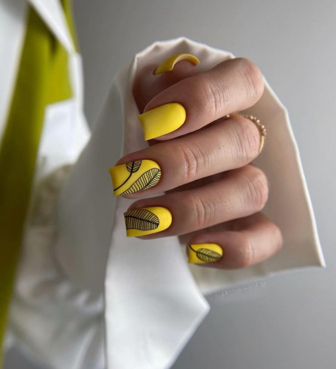 Early Fall Nail Colors 2024: Trendy and Chic Ideas