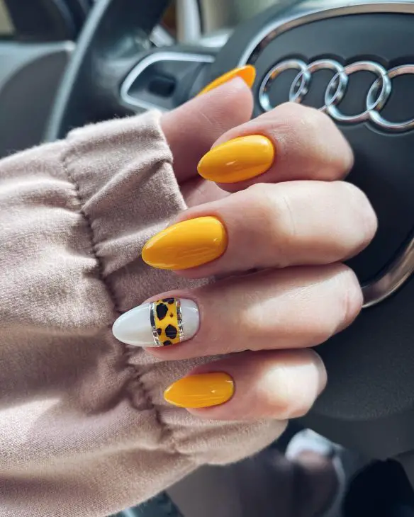 Fall Season Nails 2024: A Trendy Guide to Autumn's Hottest Nail Designs