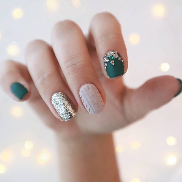 Winter Nail Colors: A Comprehensive Guide to Trending Shades