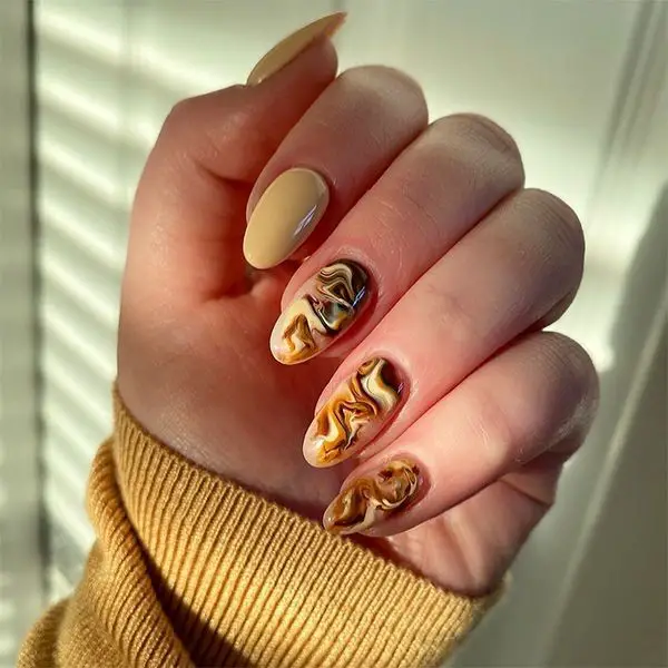 Embracing the Elegance of Fall Oval Nails in 2024