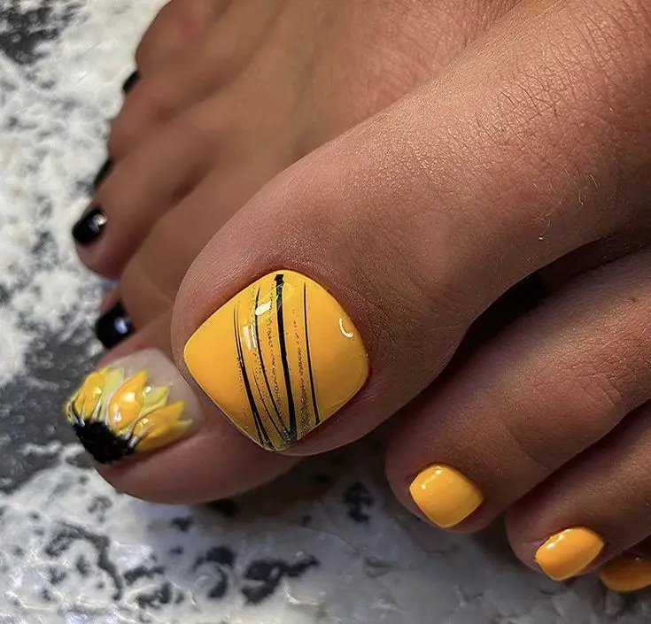 20 Stunning Fall Toe Nail Art Ideas for a Trendy 2024 Pedicure