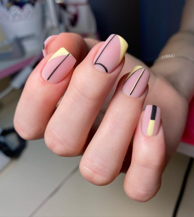 20 Light Fall Nail Color Ideas for 2024: Gel, Dip, and Acrylic for Short and Almond Shapes