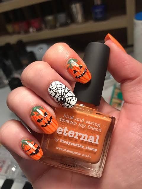 Spooky Chic: Halloween Short Nails That Steal the Show