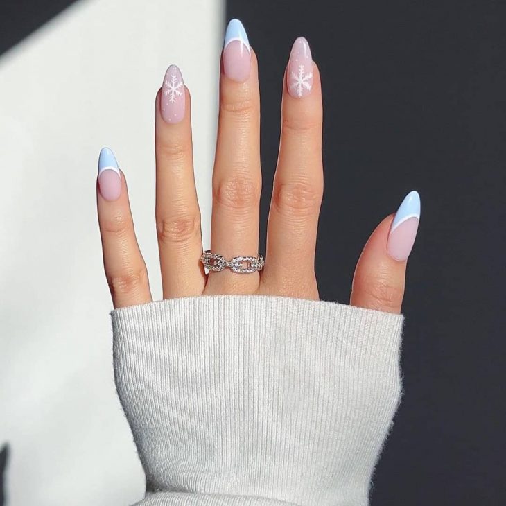 Chic Winter Acrylic Nail Designs: Sparkle and Style for the Season