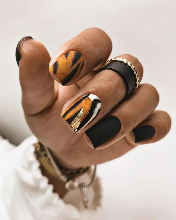 20 Stunning Shorties Nails Ideas for 2025: From Acrylics to Chic Square Designs