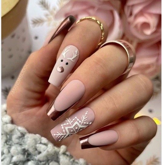 20 Trendy Xmas Nails Ideas for 2024: Perfect Designs for the Festive Season