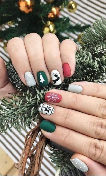 Embrace the Winter Vibes with Cute Nail Designs for 2024-2025