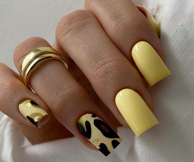 20 Stunning Shorties Nails Ideas for 2025: From Acrylics to Chic Square Designs