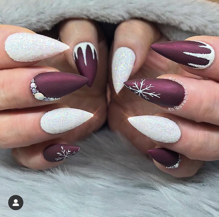 20 Trendy Xmas Nails Ideas for 2024: Perfect Designs for the Festive Season