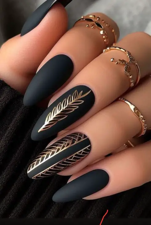 20 Stunning Black Nails Inspo Ideas for 2025: From Elegant to Edgy Styles