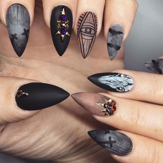 21 Spooky and Stylish Halloween Nail Ideas: From Cute Ghosts to Bold Acrylics