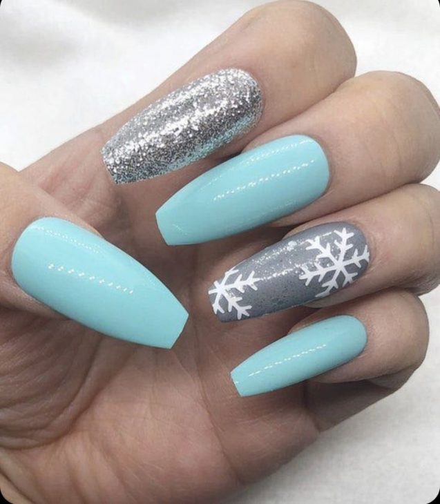 20 Trendy Xmas Nails Ideas for 2024: Perfect Designs for the Festive Season