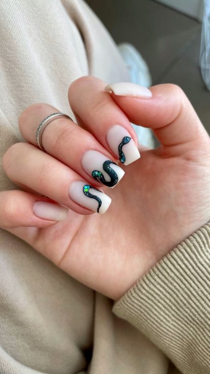 20 Snake Nail Designs: Creative Ideas and Trends to Inspire Your Next Manicure