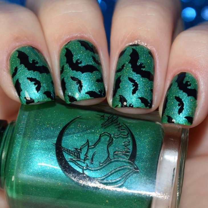 21 Spooky and Stylish Halloween Nail Ideas: From Cute Ghosts to Bold Acrylics