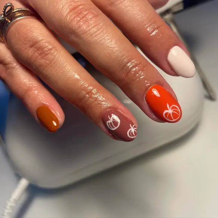 21 Stunning Pumpkin Nail Designs for Fall: From Halloween to Everyday Autumn Looks