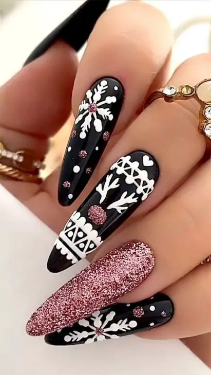 Embrace the Winter Vibes with Cute Nail Designs for 2024-2025