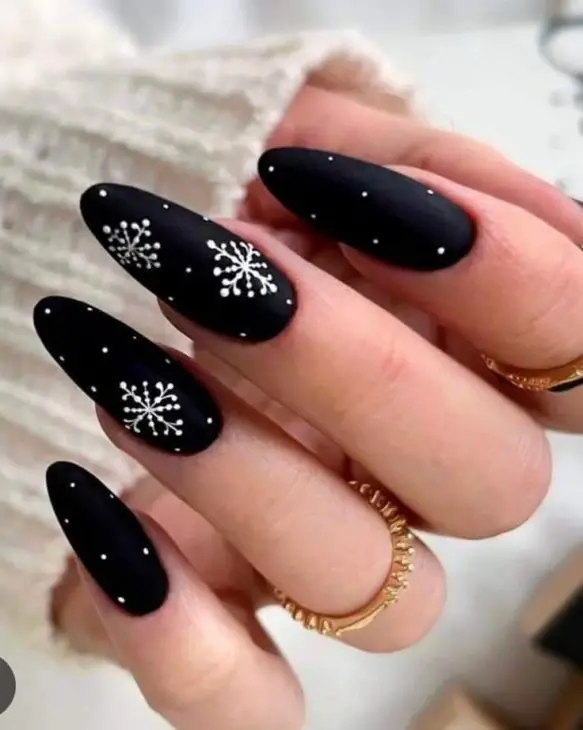 Almond Nails Winter 2024 - 2025: Top Designs and Colors