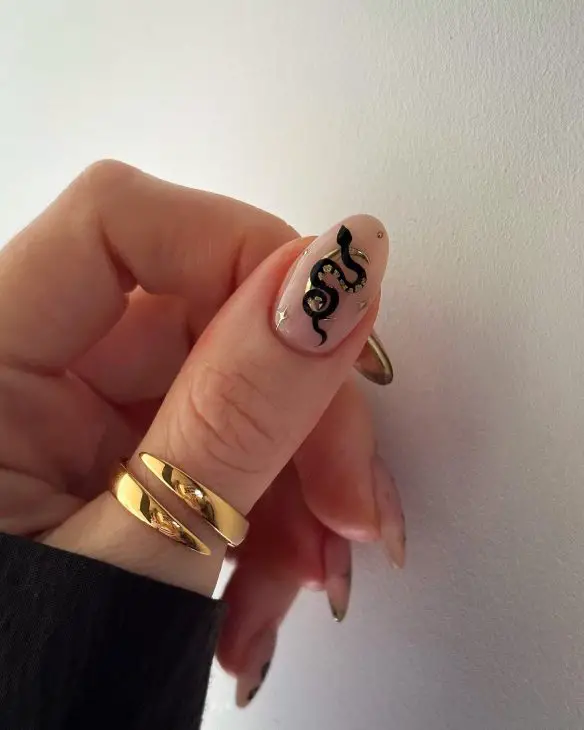 20 Snake Nail Designs: Creative Ideas and Trends to Inspire Your Next Manicure