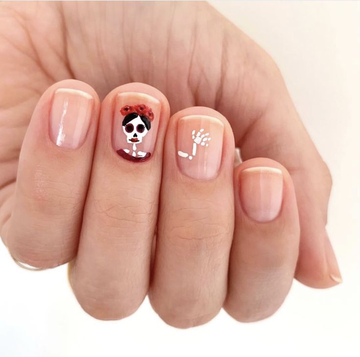 21 Spooky and Stylish Halloween Nail Ideas: From Cute Ghosts to Bold Acrylics