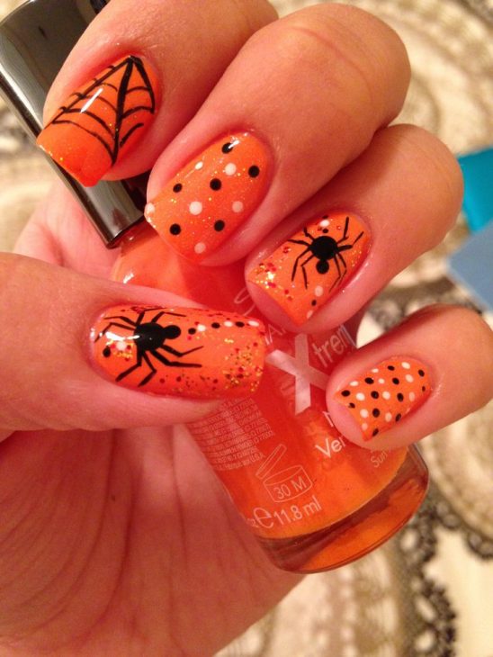 21 Spooky and Stylish Halloween Nail Ideas: From Cute Ghosts to Bold Acrylics