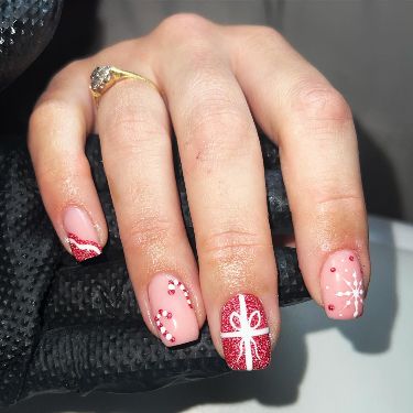 20 Festive Ideas for Winter Nails Square: From Elegant to Playful Styles