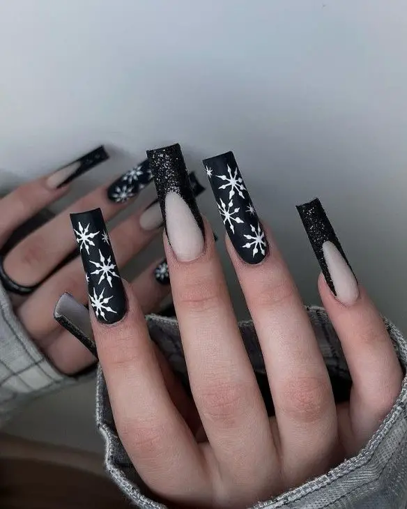 Embrace the Winter Vibes with Cute Nail Designs for 2024-2025