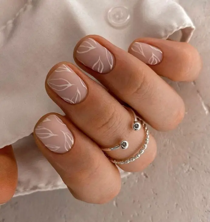 20 Minimalist Nail Ideas: Chic, Simple, and Elegant Manicure Inspiration