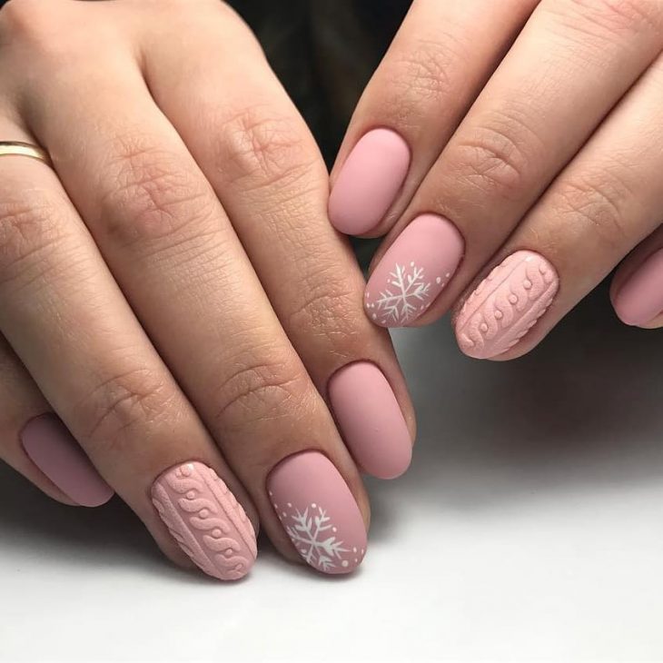 21 Winter Nail Color Ideas for 2024: Trends, Dark Designs, and Stylish Nail Art