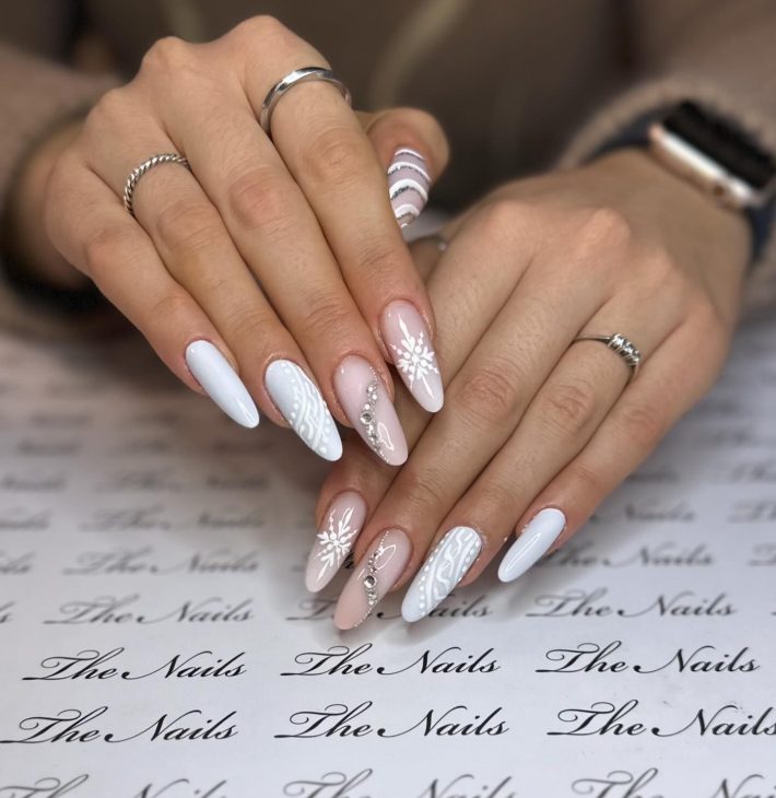 Winter Nails 2024-2025: Trendy Designs for the Season