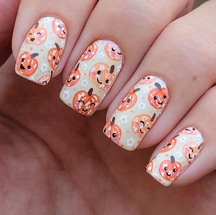 20 Spooky and Chic Halloween Nail Art Ideas: From Cute to Creepy