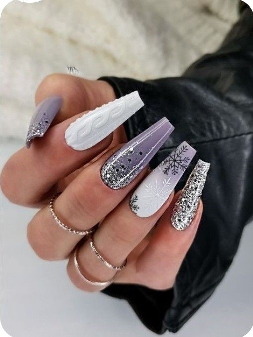 20 Trendy Xmas Nails Ideas for 2024: Perfect Designs for the Festive Season