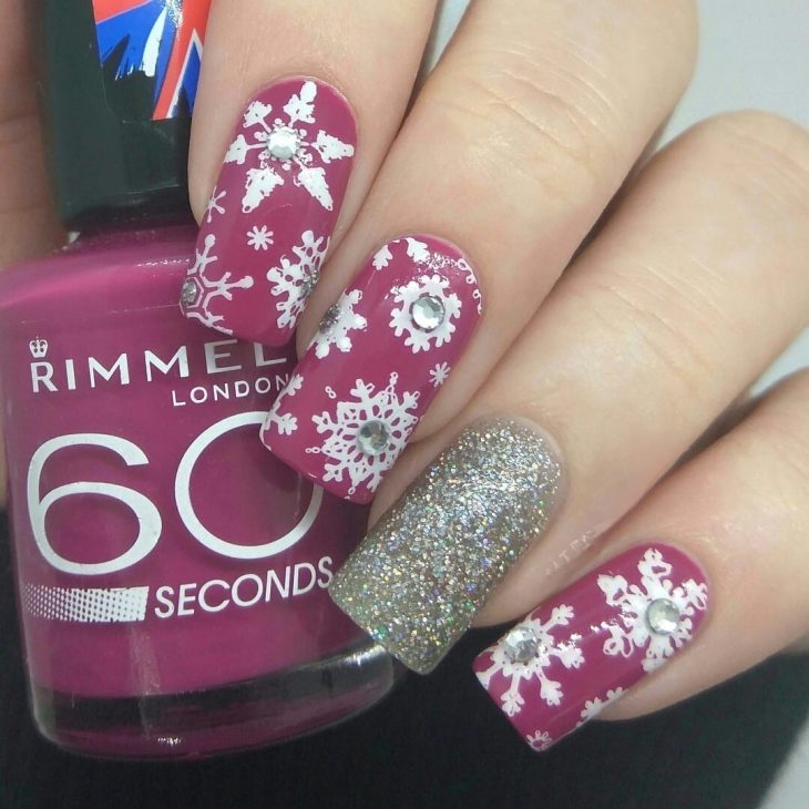 Chic Winter Acrylic Nail Designs: Sparkle and Style for the Season