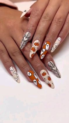 20 Spooky and Chic Halloween Nail Art Ideas: From Cute to Creepy