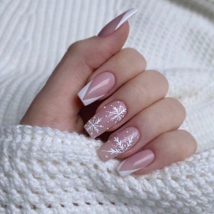 20 Trendy Xmas Nails Ideas for 2024: Perfect Designs for the Festive Season