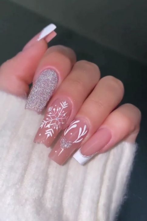 20 Trendy Xmas Nails Ideas for 2024: Perfect Designs for the Festive Season