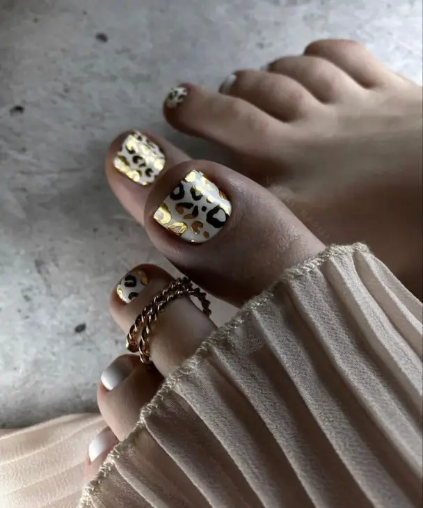 Top 20 Pedicure Ideas with Gemstones and Snake Skin Patterns