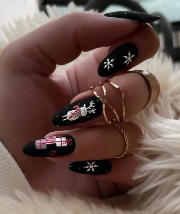 22 Christmas Nail Designs: Festive Ideas in Red, Green, White, and More for the Holiday Season