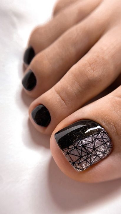 Top 20 Pedicure Ideas with Gemstones and Snake Skin Patterns