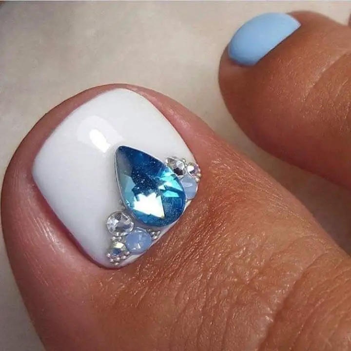 Top 20 Pedicure Ideas with Gemstones and Snake Skin Patterns