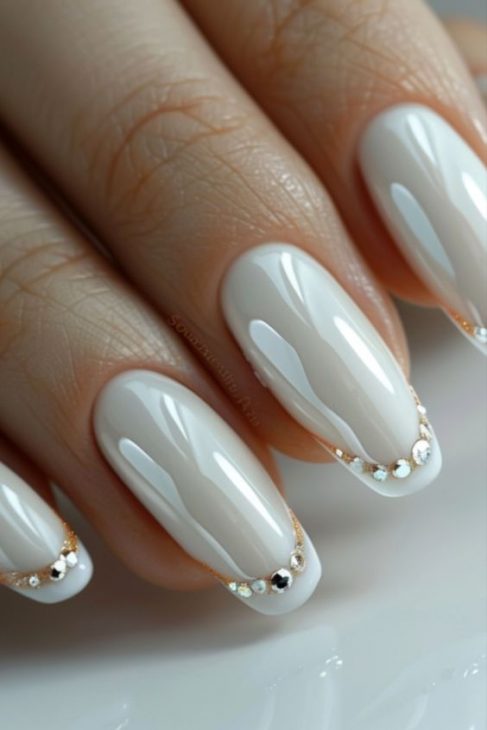 22 Trendy White Nail Ideas for 2025: From Simple to Glamorous Designs