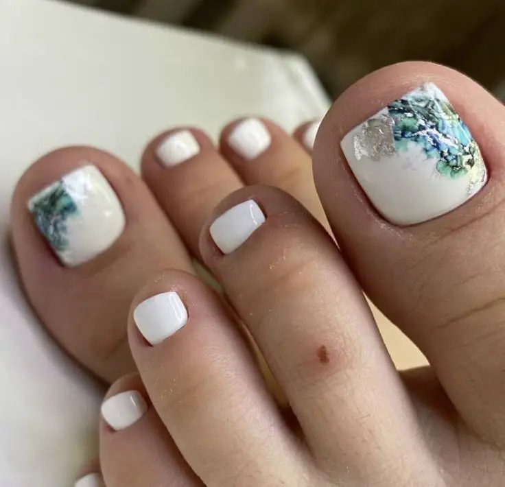 Top 20 Pedicure Ideas with Gemstones and Snake Skin Patterns