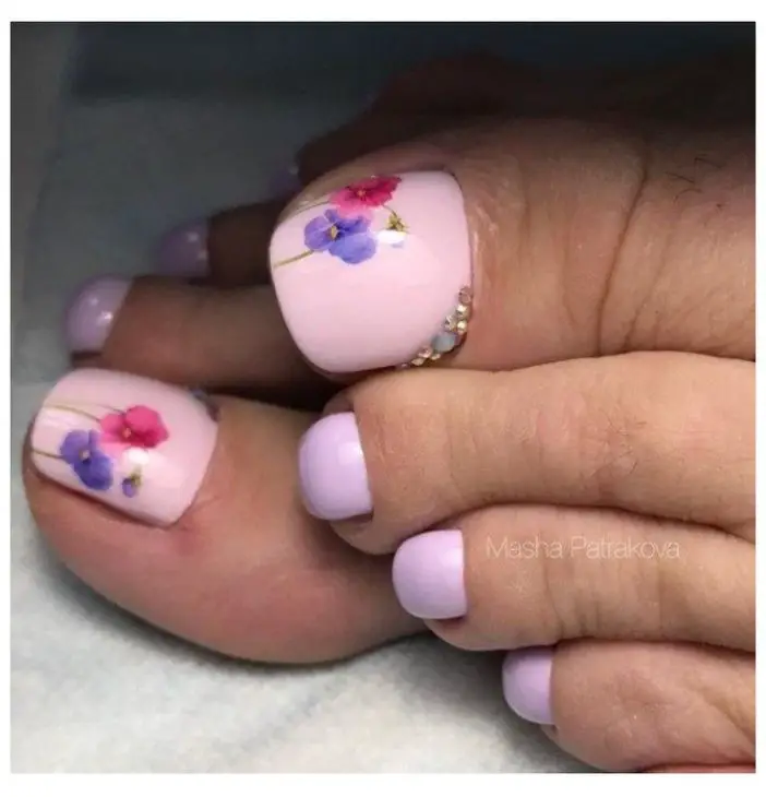 Spring Toe Nail Art Ideas 2025: A Refreshing Look at Seasonal Pedicure Trends