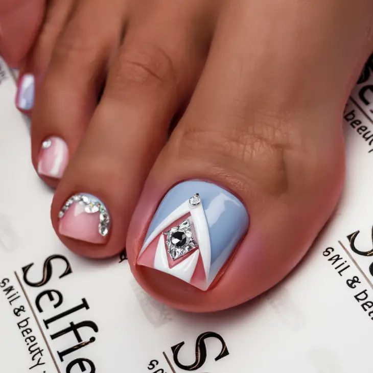 24 Best Vacation Toe Nail Ideas for a Stylish Look