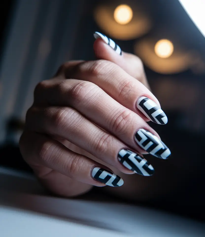 Classy Summer Nails for a Chic 2025 Look+Optical Illusion: Black and White Geometry