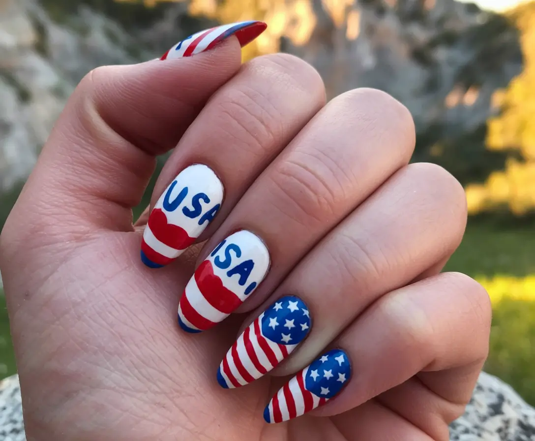 july-4th-nails-minimalist-stripes-stars-heart