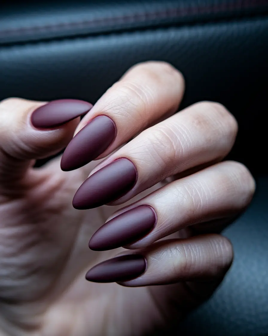 Trendy Fall Gel Nails Designs 2025 to Try This Autumn