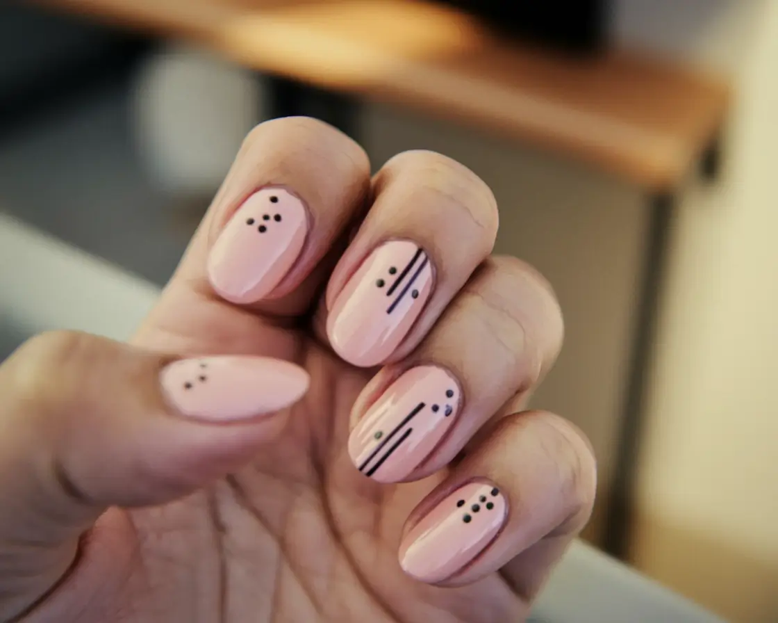 Minimalist Fall 2025 Nail Designs for Every Style and Mood