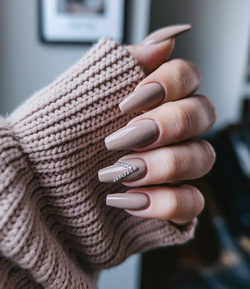 fall coffin nail ideas short Glossy Taupe with Crystal Chevron