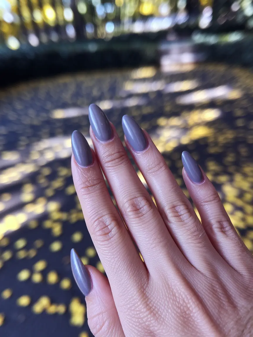 Stylish Fall 2025 Manicure Ideas – Smoky Mauve Glaze